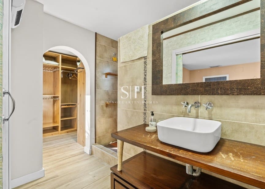 4 chambre Villa/Maison à vendre à Santa Pola avec piscine - 799 000 € (Ref: 9804012)