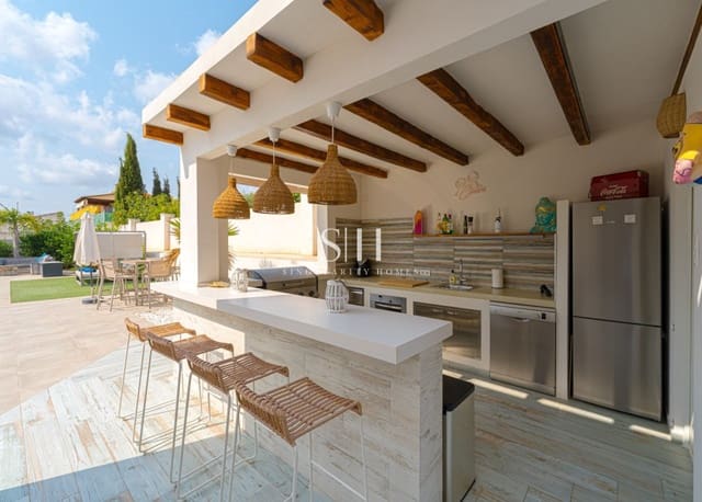 5 bedroom Villa for sale in San Fulgencio with pool - € 795,000 (Ref: 9804013)