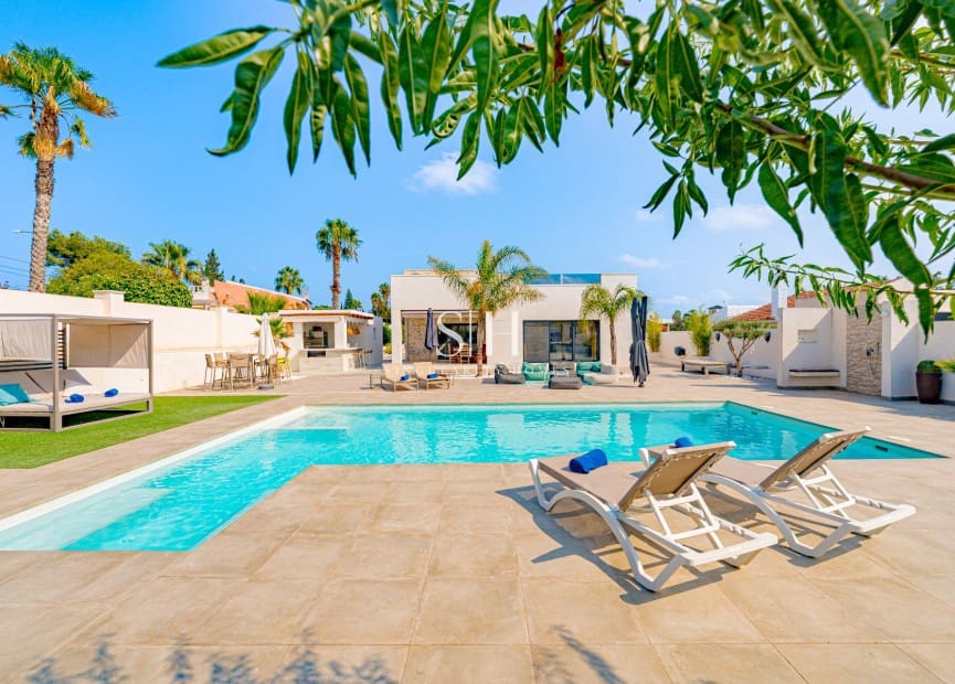 5 soverom Villa til salgs i San Fulgencio med svømmebasseng - € 795 000 (Ref: 9804013)