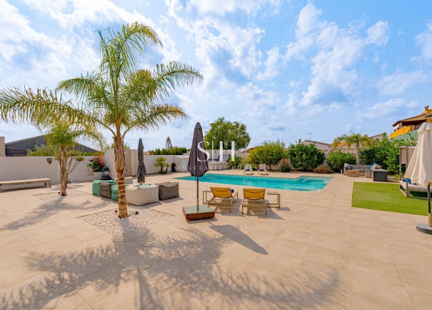 5 soverom Villa til salgs i San Fulgencio med svømmebasseng - € 795 000 (Ref: 9804013)