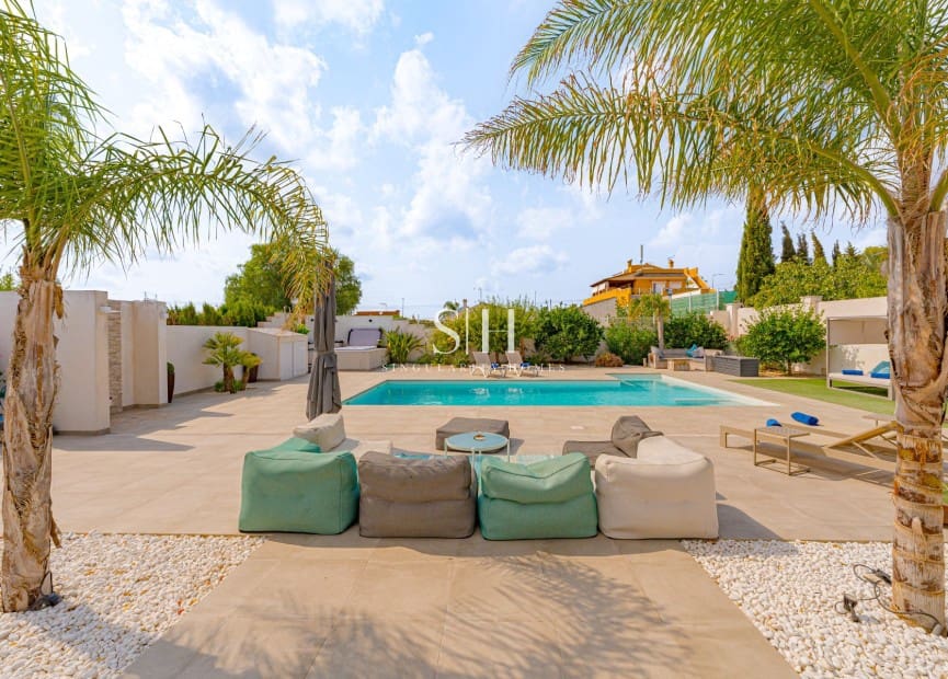 5 soverom Villa til salgs i San Fulgencio med svømmebasseng - € 795 000 (Ref: 9804013)