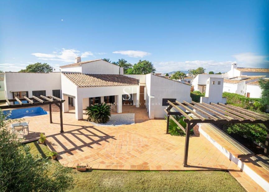 Chalet de 5 habitaciones en El Valle Golf Resort en venta con piscina - 750.000 € (Ref: 9804015)