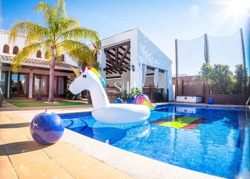 3 soveværelse Villa til salg i El Valle Golf Resort med swimmingpool - € 750.000 (Ref: 9804016)