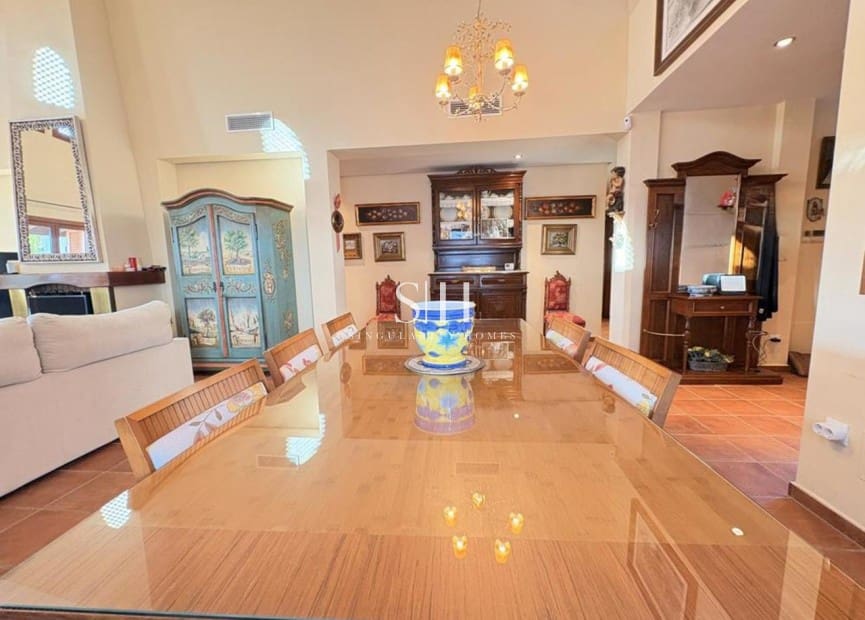 3 soveværelse Villa til salg i El Valle Golf Resort med swimmingpool - € 750.000 (Ref: 9804016)