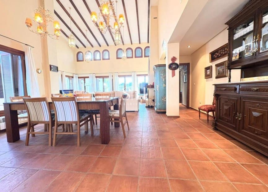 3 soveværelse Villa til salg i El Valle Golf Resort med swimmingpool - € 750.000 (Ref: 9804016)