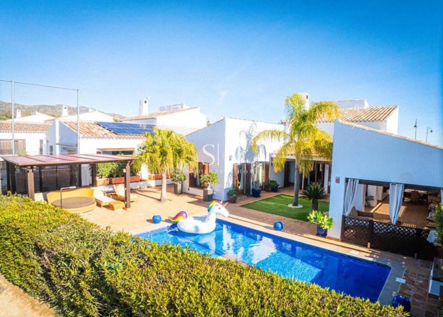 3 soveværelse Villa til salg i El Valle Golf Resort med swimmingpool - € 750.000 (Ref: 9804016)