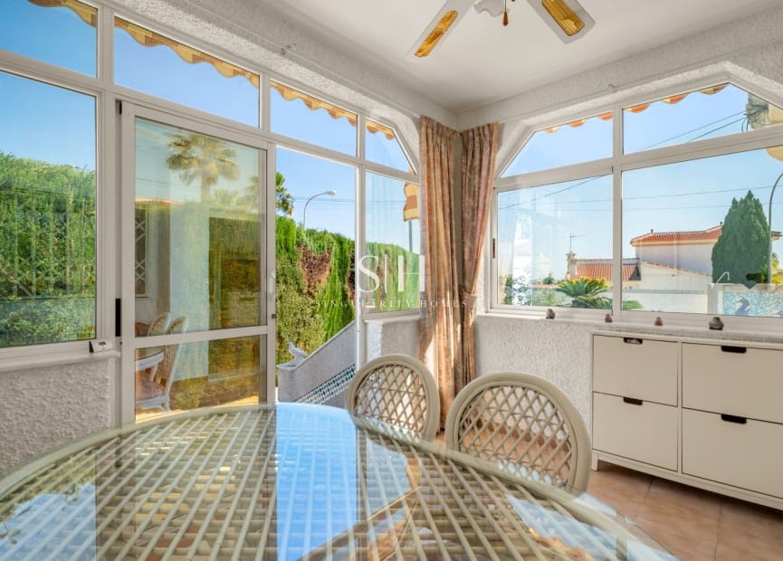 2 soverom Villa til salgs i Ciudad Quesada med svømmebasseng - € 345 000 (Ref: 9804018)