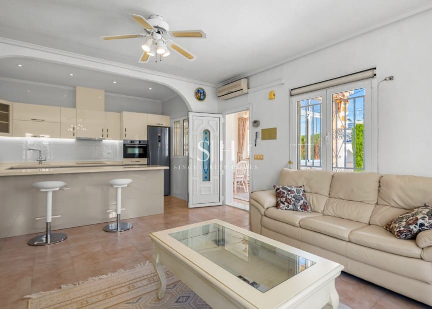 2 soverom Villa til salgs i Ciudad Quesada med svømmebasseng - € 345 000 (Ref: 9804018)