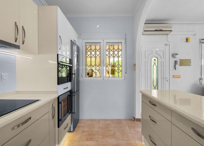2 soverom Villa til salgs i Ciudad Quesada med svømmebasseng - € 345 000 (Ref: 9804018)