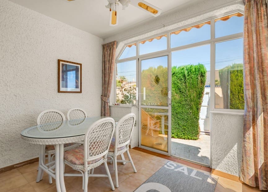 2 soverom Villa til salgs i Ciudad Quesada med svømmebasseng - € 345 000 (Ref: 9804018)