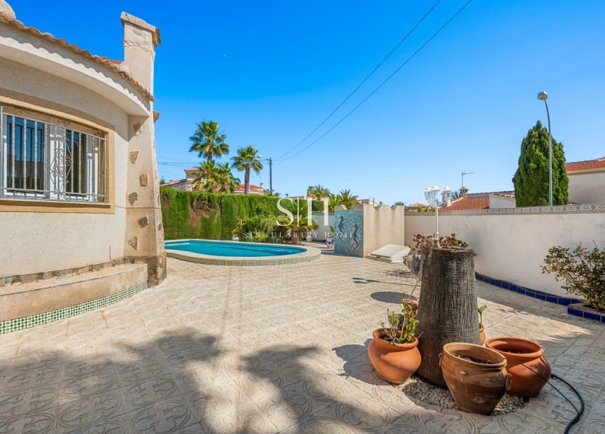 2 soverom Villa til salgs i Ciudad Quesada med svømmebasseng - € 345 000 (Ref: 9804018)