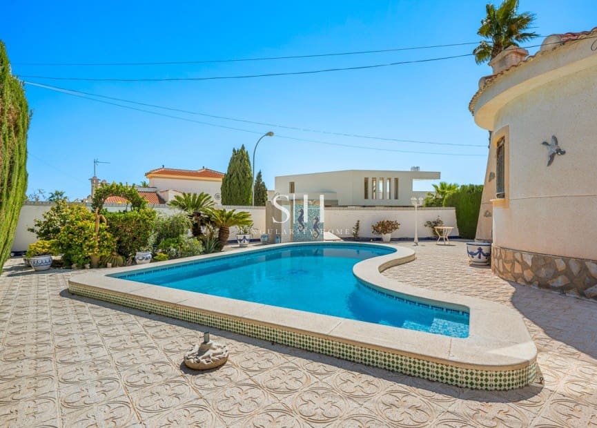 2 soverom Villa til salgs i Ciudad Quesada med svømmebasseng - € 345 000 (Ref: 9804018)