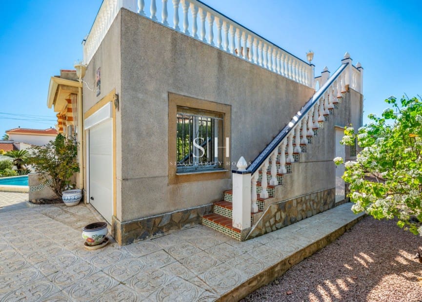 2 soverom Villa til salgs i Ciudad Quesada med svømmebasseng - € 345 000 (Ref: 9804018)