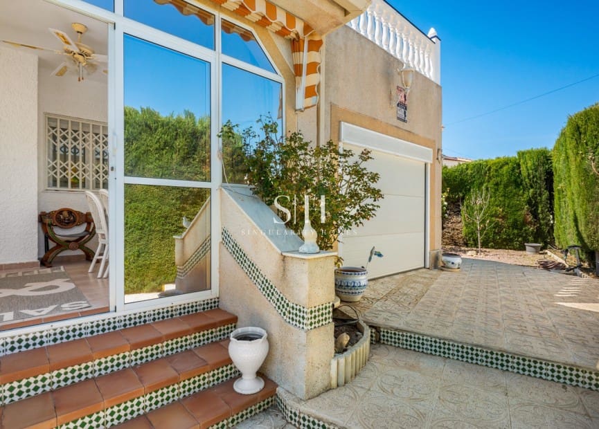 2 soverom Villa til salgs i Ciudad Quesada med svømmebasseng - € 345 000 (Ref: 9804018)