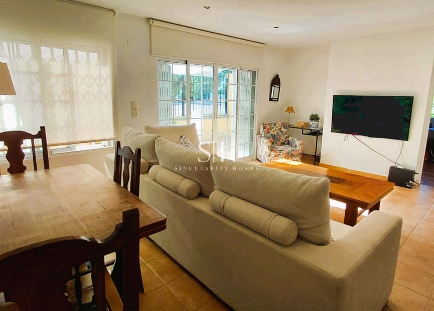 6 slaapkamer Villa te koop in La Marina met zwembad - € 620.000 (Ref: 9804019)