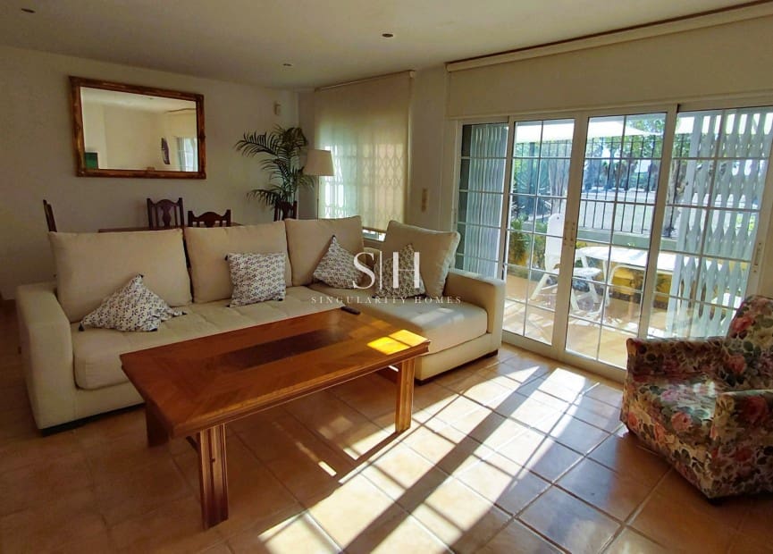 6 slaapkamer Villa te koop in La Marina met zwembad - € 620.000 (Ref: 9804019)