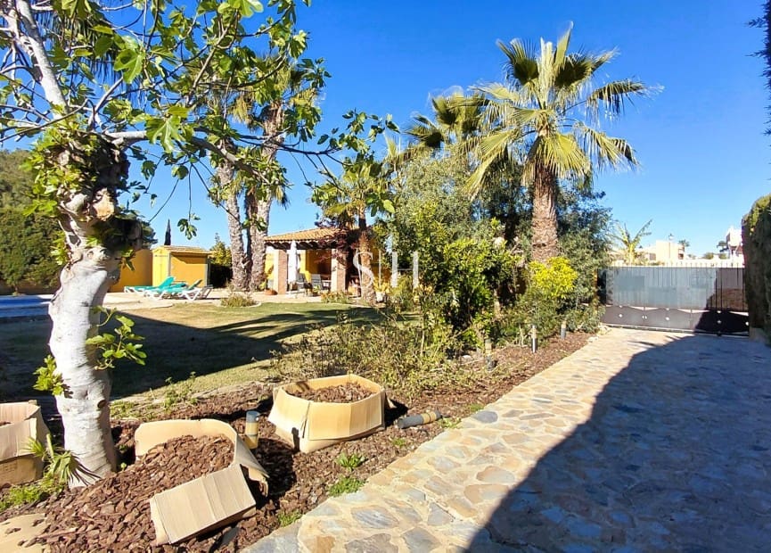 6 slaapkamer Villa te koop in La Marina met zwembad - € 620.000 (Ref: 9804019)