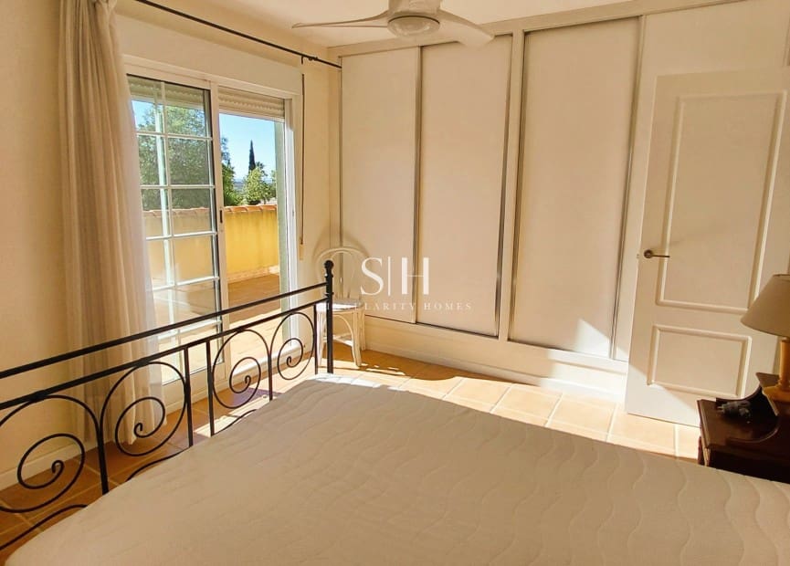 6 slaapkamer Villa te koop in La Marina met zwembad - € 620.000 (Ref: 9804019)