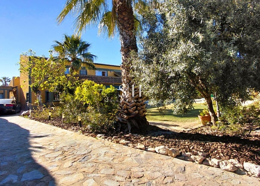 6 slaapkamer Villa te koop in La Marina met zwembad - € 620.000 (Ref: 9804019)