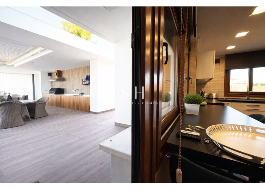 4 makuuhuone Huvila myytävänä paikassa Banos y Mendigo mukana uima-altaan - 1 200 000 € (Ref: 9804020)