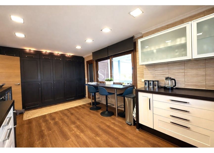 4 makuuhuone Huvila myytävänä paikassa Banos y Mendigo mukana uima-altaan - 1 200 000 € (Ref: 9804020)