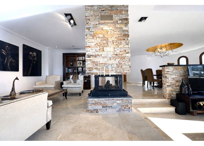 4 makuuhuone Huvila myytävänä paikassa Banos y Mendigo mukana uima-altaan - 1 200 000 € (Ref: 9804020)