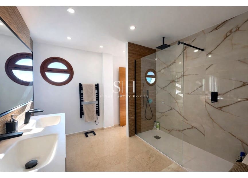 4 makuuhuone Huvila myytävänä paikassa Banos y Mendigo mukana uima-altaan - 1 200 000 € (Ref: 9804020)