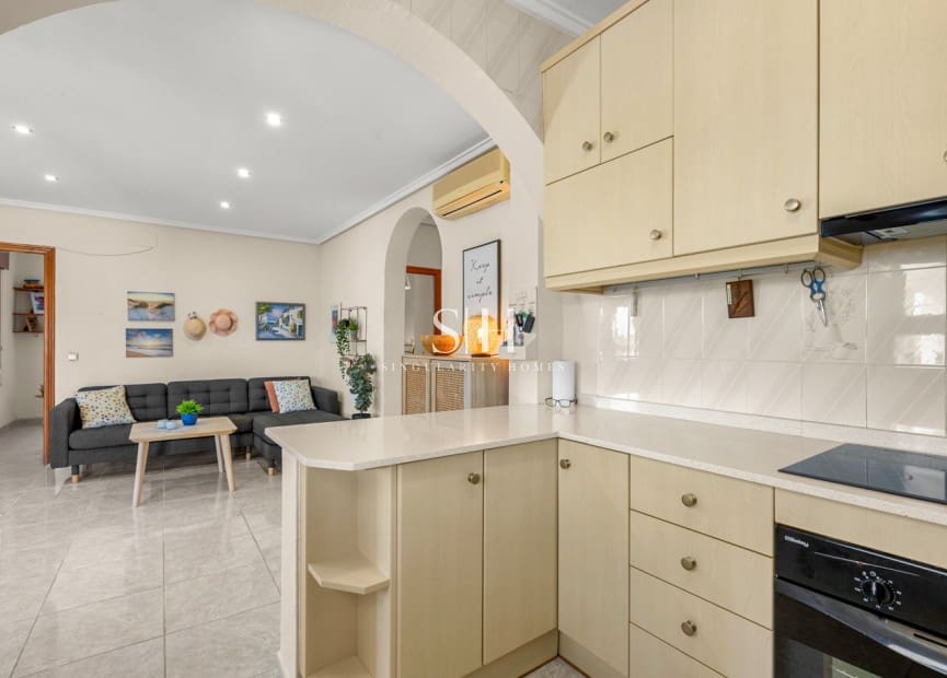 5 Zimmer Villa zu verkaufen in Ciudad Quesada mit Pool - 519.000 € (Ref: 9804021)