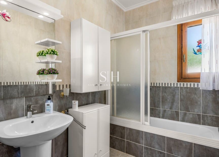 5 Zimmer Villa zu verkaufen in Ciudad Quesada mit Pool - 519.000 € (Ref: 9804021)