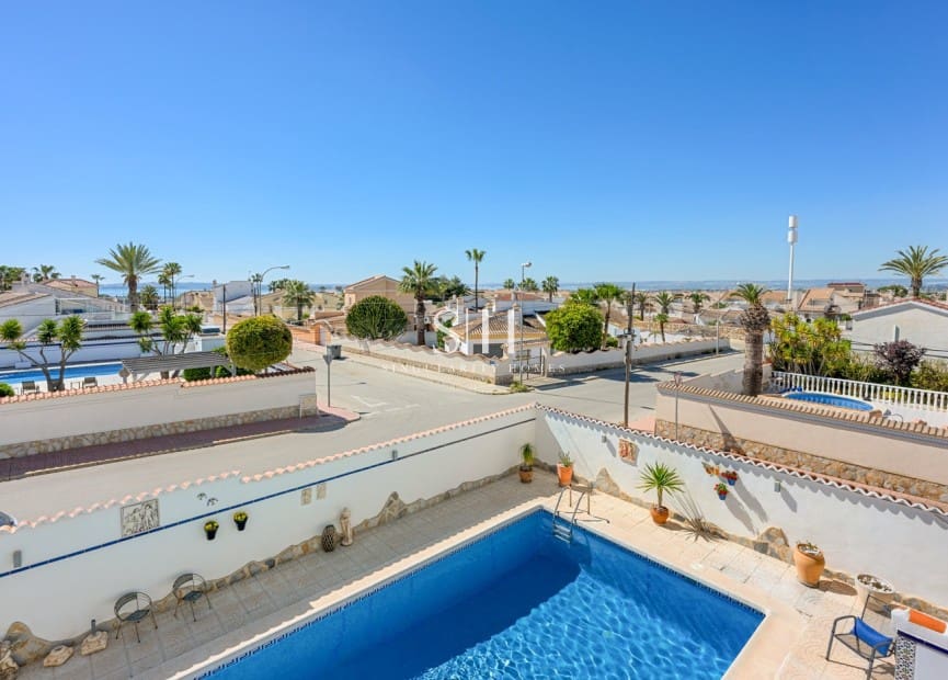 5 Zimmer Villa zu verkaufen in Ciudad Quesada mit Pool - 519.000 € (Ref: 9804021)