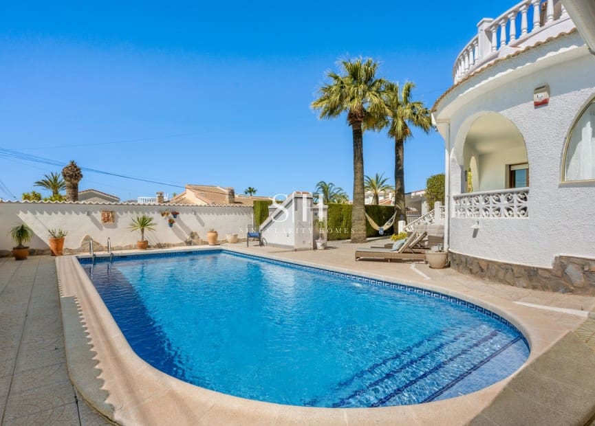 5 Zimmer Villa zu verkaufen in Ciudad Quesada mit Pool - 519.000 € (Ref: 9804021)