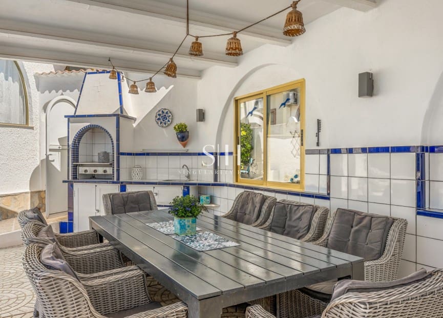 5 Zimmer Villa zu verkaufen in Ciudad Quesada mit Pool - 519.000 € (Ref: 9804021)