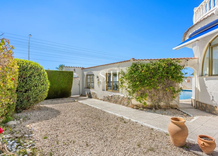 5 Zimmer Villa zu verkaufen in Ciudad Quesada mit Pool - 519.000 € (Ref: 9804021)