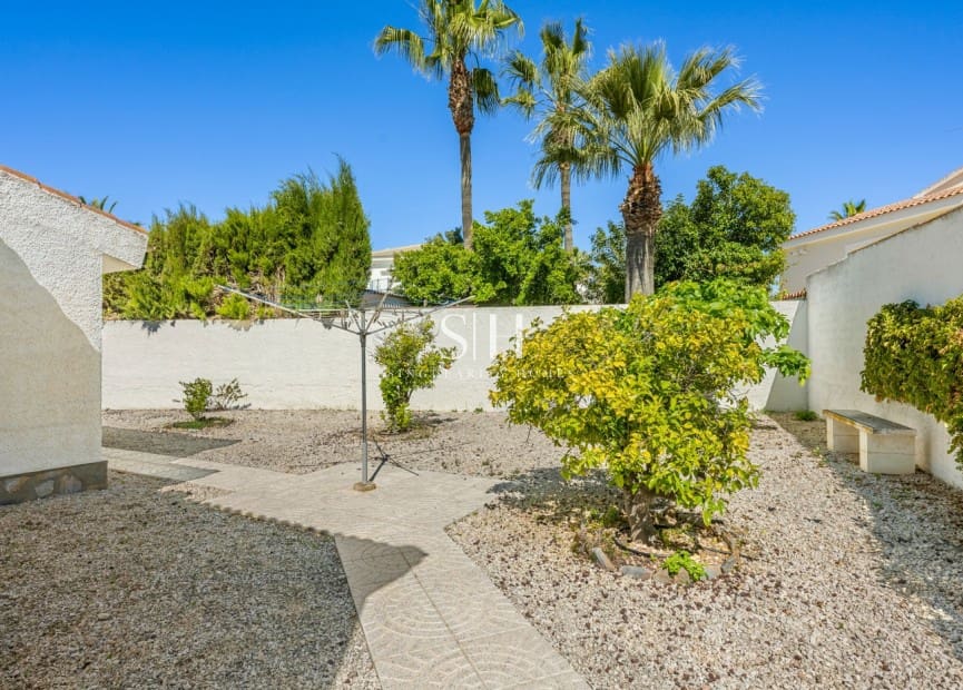 5 Zimmer Villa zu verkaufen in Ciudad Quesada mit Pool - 519.000 € (Ref: 9804021)