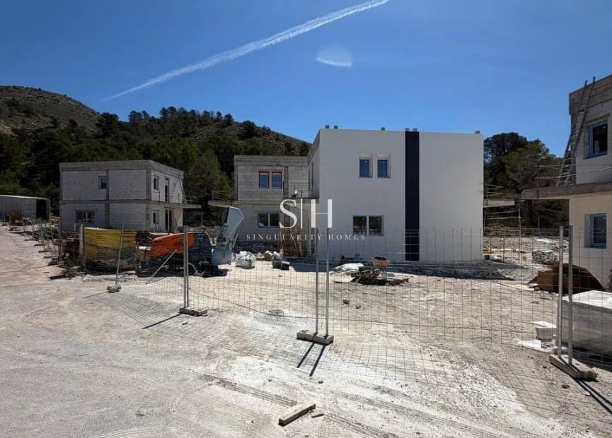 3 soverom Villa til salgs i Finestrat med svømmebasseng - € 550 000 (Ref: 9804025)