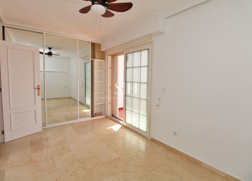 3 Zimmer Reihenhaus zu verkaufen in Villamartin mit Pool - 229.000 € (Ref: 9804032)