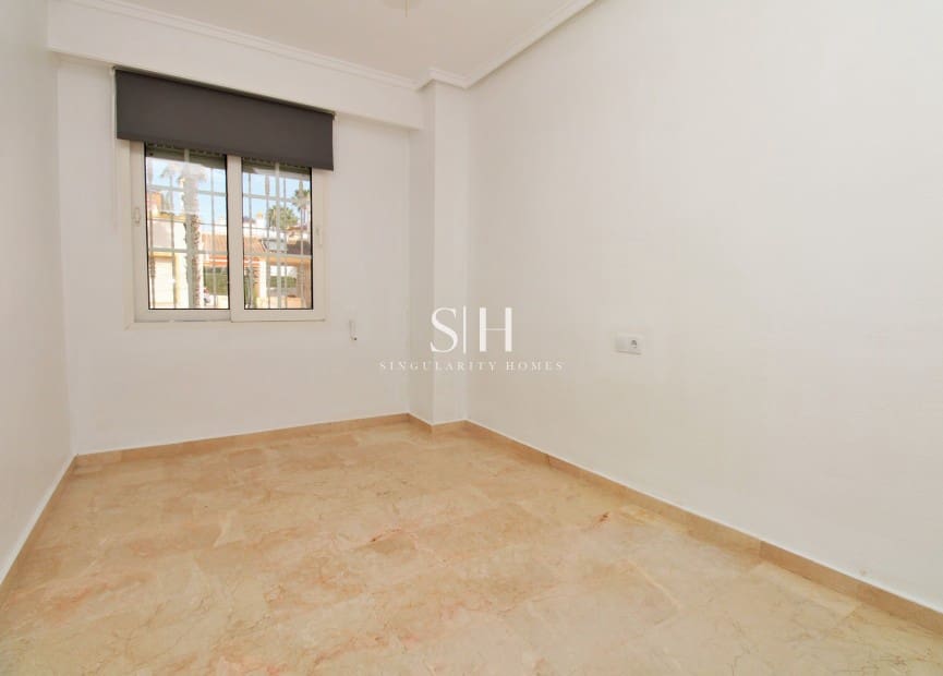 3 Zimmer Reihenhaus zu verkaufen in Villamartin mit Pool - 229.000 € (Ref: 9804032)