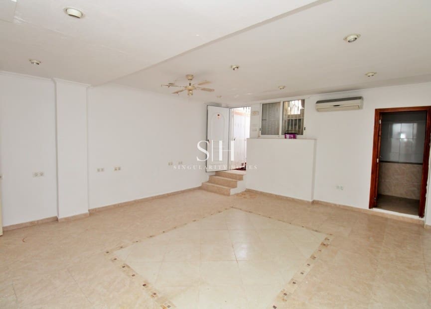 3 Zimmer Reihenhaus zu verkaufen in Villamartin mit Pool - 229.000 € (Ref: 9804032)