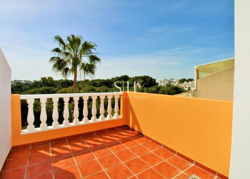 3 Zimmer Reihenhaus zu verkaufen in Villamartin mit Pool - 229.000 € (Ref: 9804032)