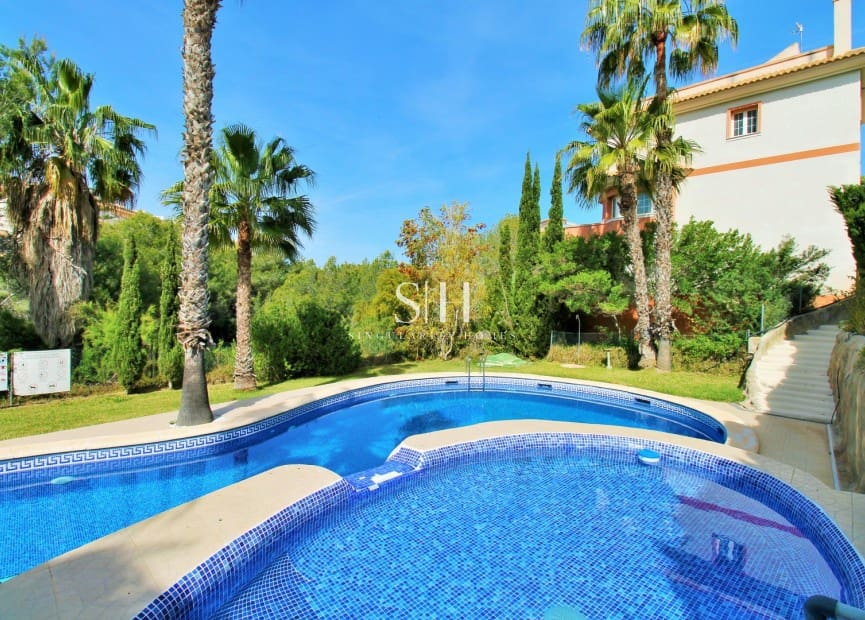 3 Zimmer Reihenhaus zu verkaufen in Villamartin mit Pool - 229.000 € (Ref: 9804032)