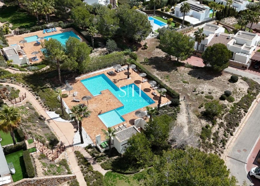 Ático de 2 habitaciones en Orihuela Costa en venta - 339.000 € (Ref: 9804034)