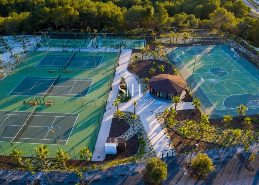 Ático de 2 habitaciones en Orihuela Costa en venta - 339.000 € (Ref: 9804034)