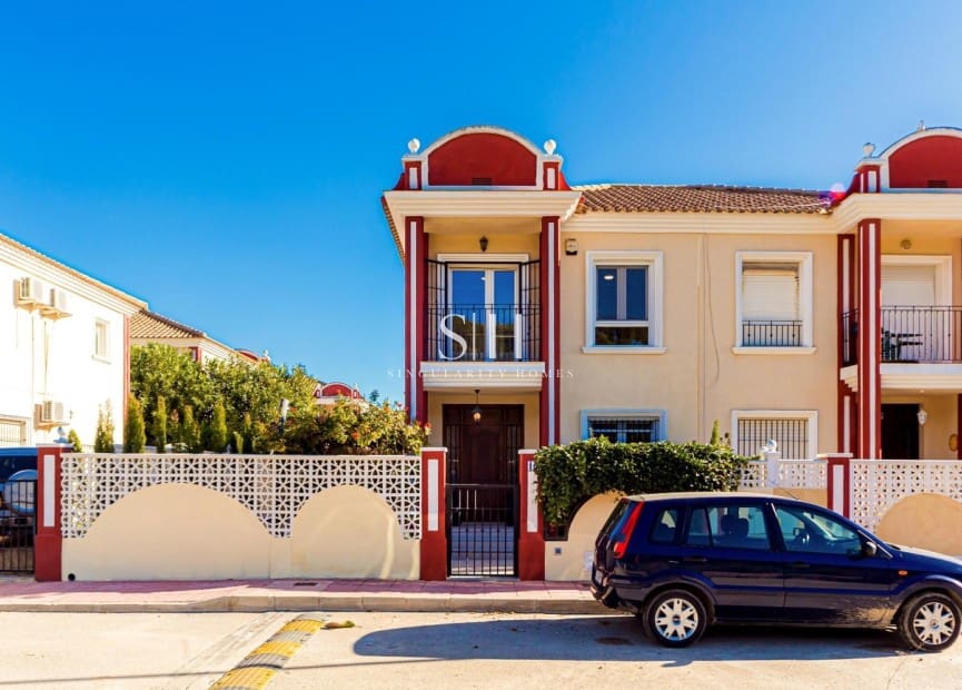 4 slaapkamer Huis te koop in Campoamor - € 335.000 (Ref: 9804035)