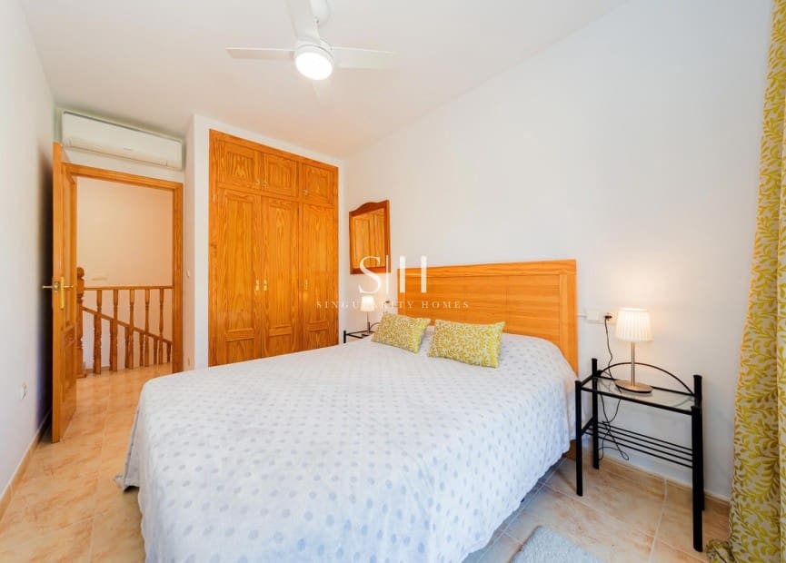 4 slaapkamer Huis te koop in Campoamor - € 335.000 (Ref: 9804035)