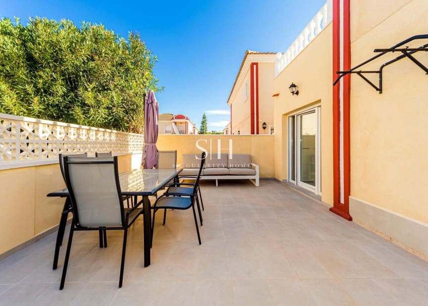 4 slaapkamer Huis te koop in Campoamor - € 335.000 (Ref: 9804035)