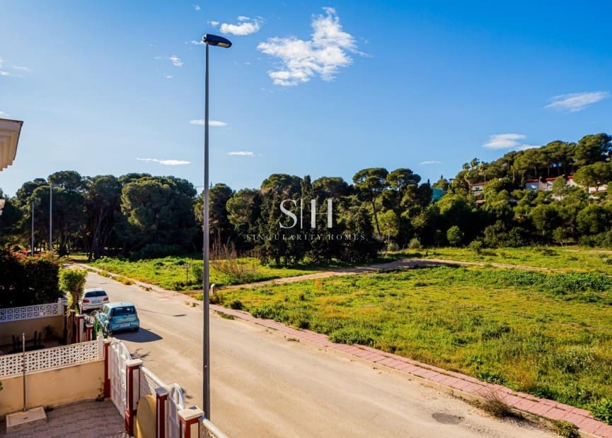 4 slaapkamer Huis te koop in Campoamor - € 335.000 (Ref: 9804035)