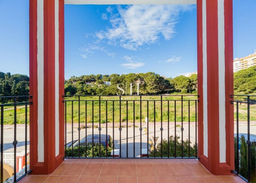 4 slaapkamer Huis te koop in Campoamor - € 335.000 (Ref: 9804035)