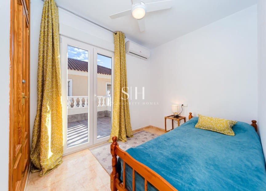 4 soveværelse Byhus til salg i Campoamor - € 335.000 (Ref: 9804035)