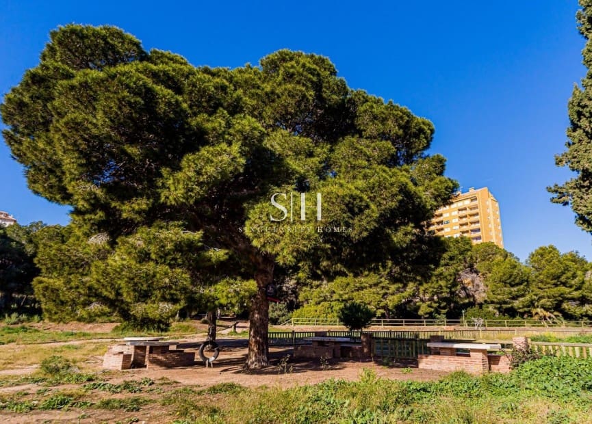 4 bedroom Townhouse for sale in Campoamor - € 335,000 (Ref: 9804035)