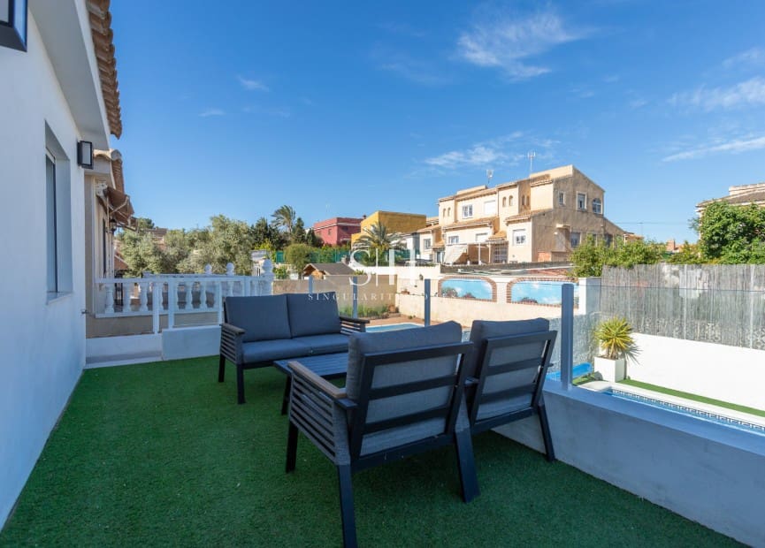4 sypialnia Willa na sprzedaż w Los Balcones z basenem - 650 000 € (Ref: 9807316)